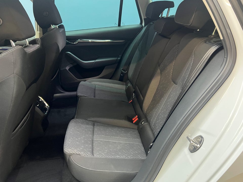 Skoda Octavia 1,4 TSi iV Plus Combi DSG 5d