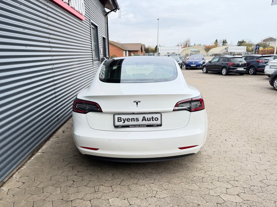 Tesla Model 3 Standard Range+ RWD 4d