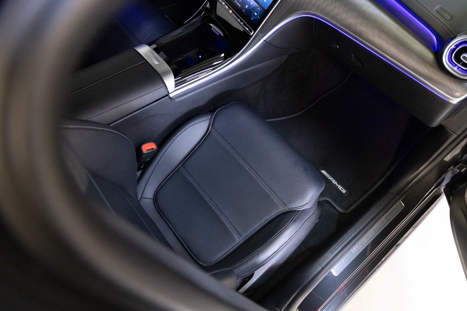 Mercedes C300 e 2,0 AMG Line stc. aut. 5d