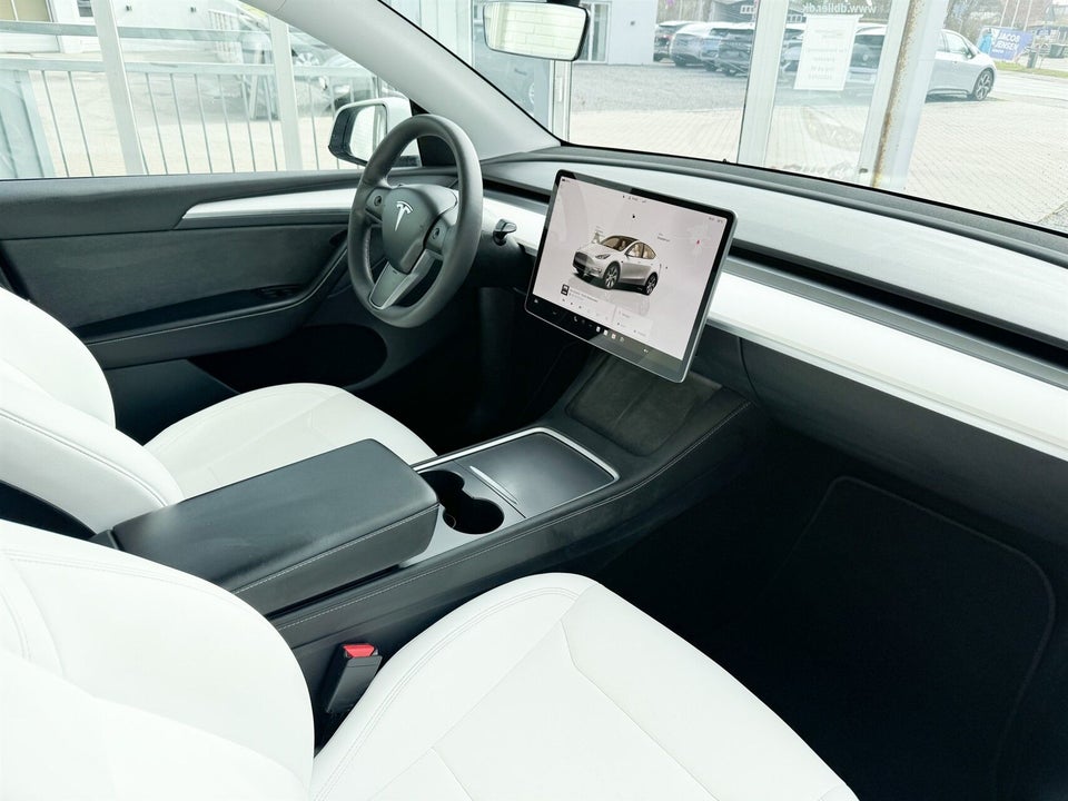 Tesla Model Y Long Range AWD 5d