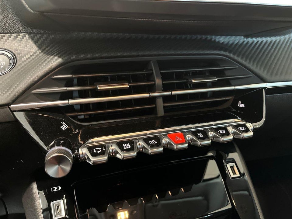 Peugeot e-208 50 Style 5d