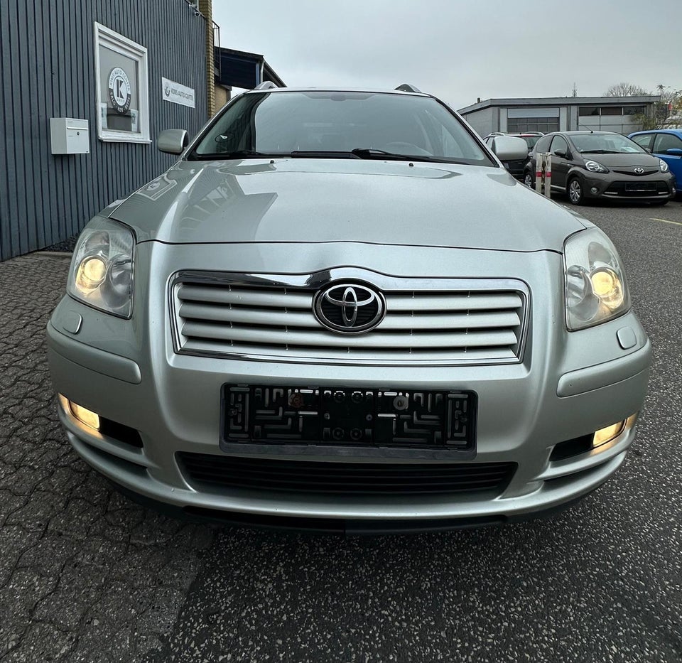 Toyota Avensis 2,0 VVT-i Executive stc. aut. 5d