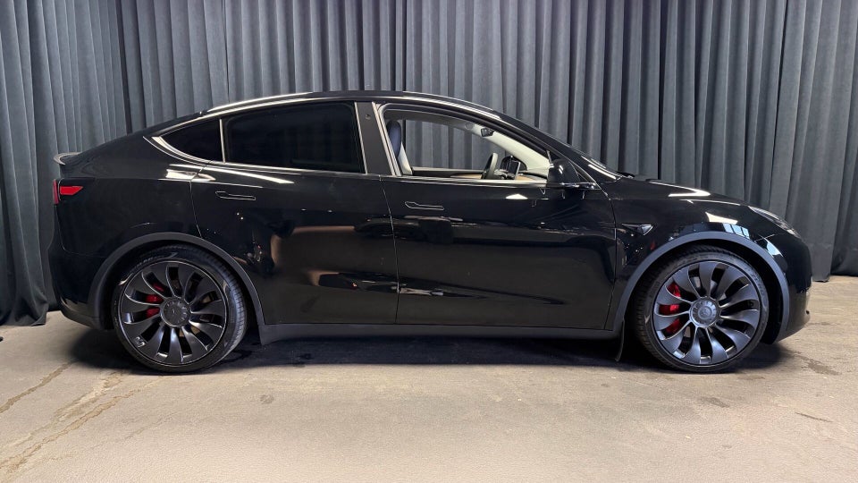Tesla Model Y Performance AWD 5d