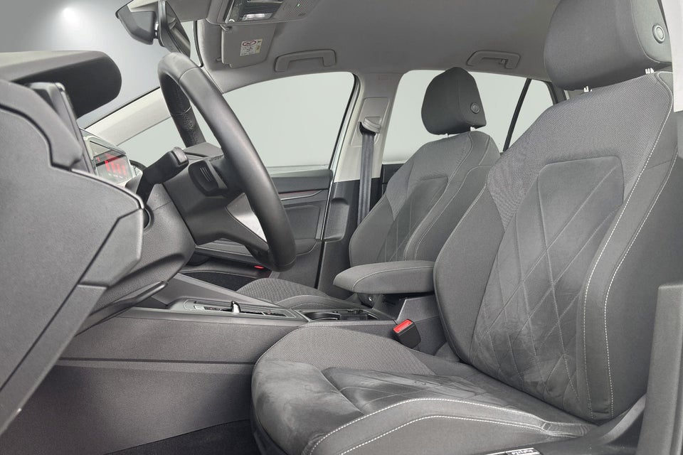 VW Golf VIII 1,4 eHybrid DSG 5d