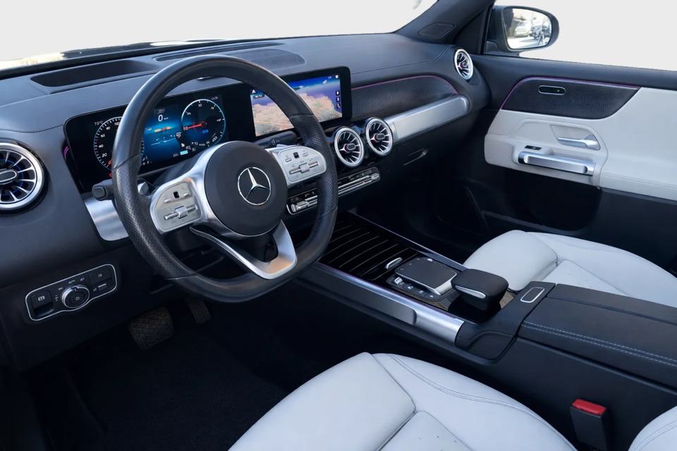 Mercedes EQB300 AMG Line 4Matic 5d