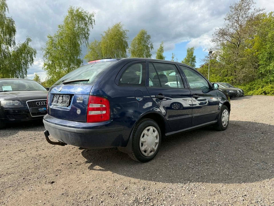 Skoda Fabia 1,4 16V 75 Ambiente 4d