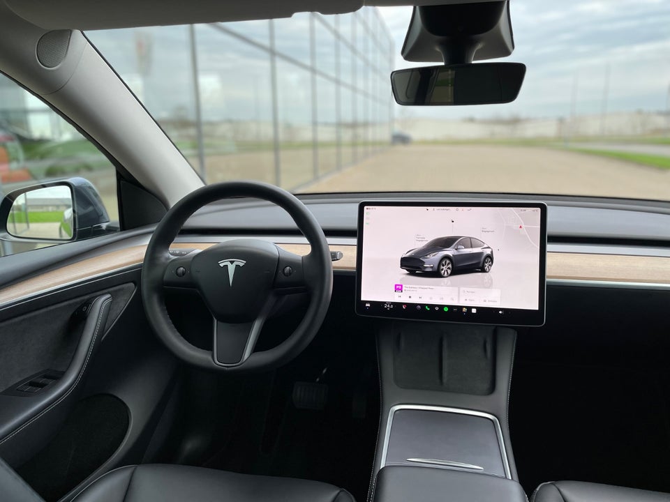Tesla Model Y Long Range AWD 5d