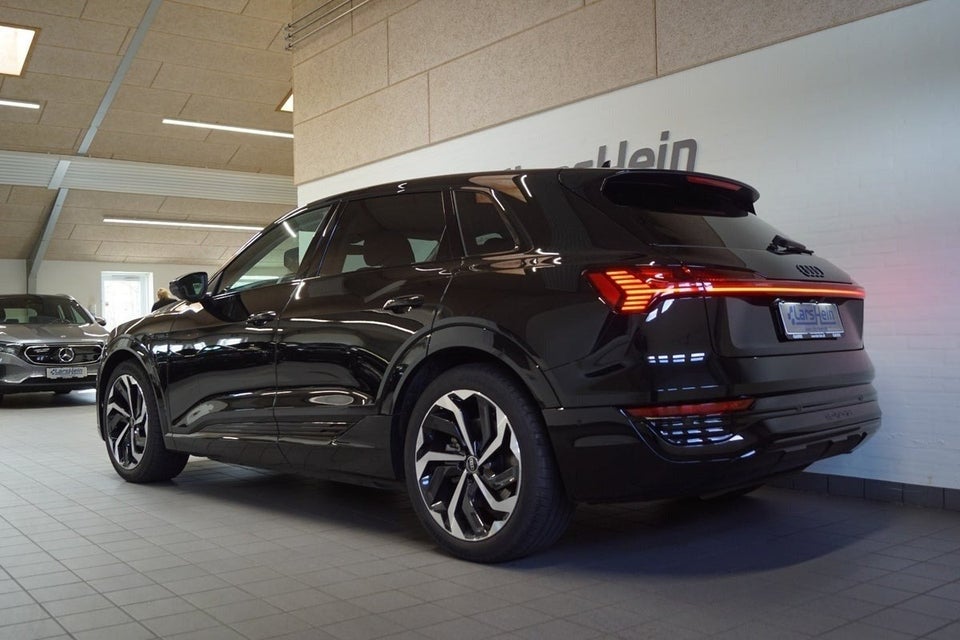 Audi Q8 e-tron 55 Advanced quattro 5d