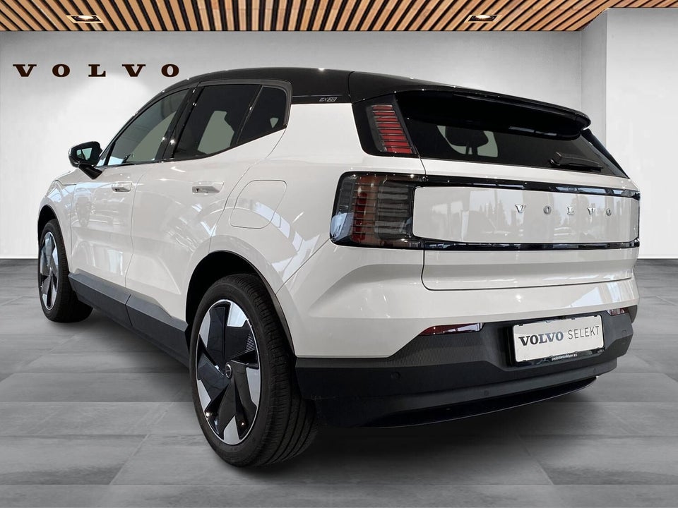 Volvo EX30 Extended Range Plus 5d