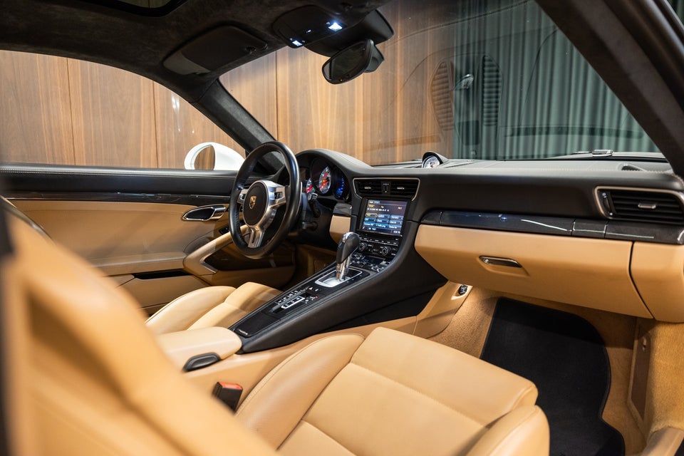 Porsche 911 Turbo S 3,8 Coupé PDK 2d