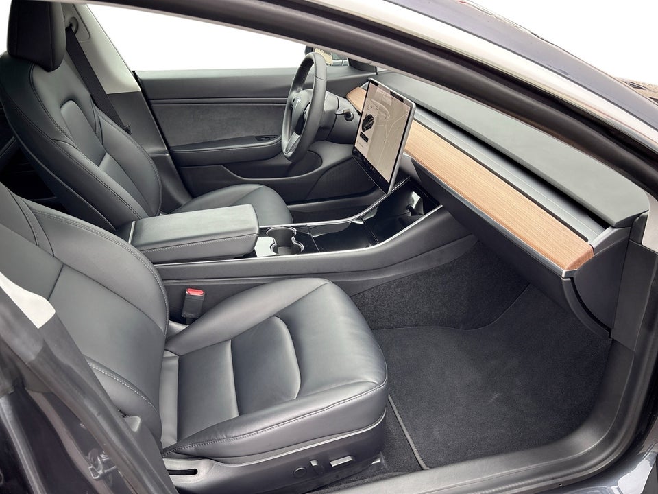 Tesla Model 3 Long Range AWD 4d