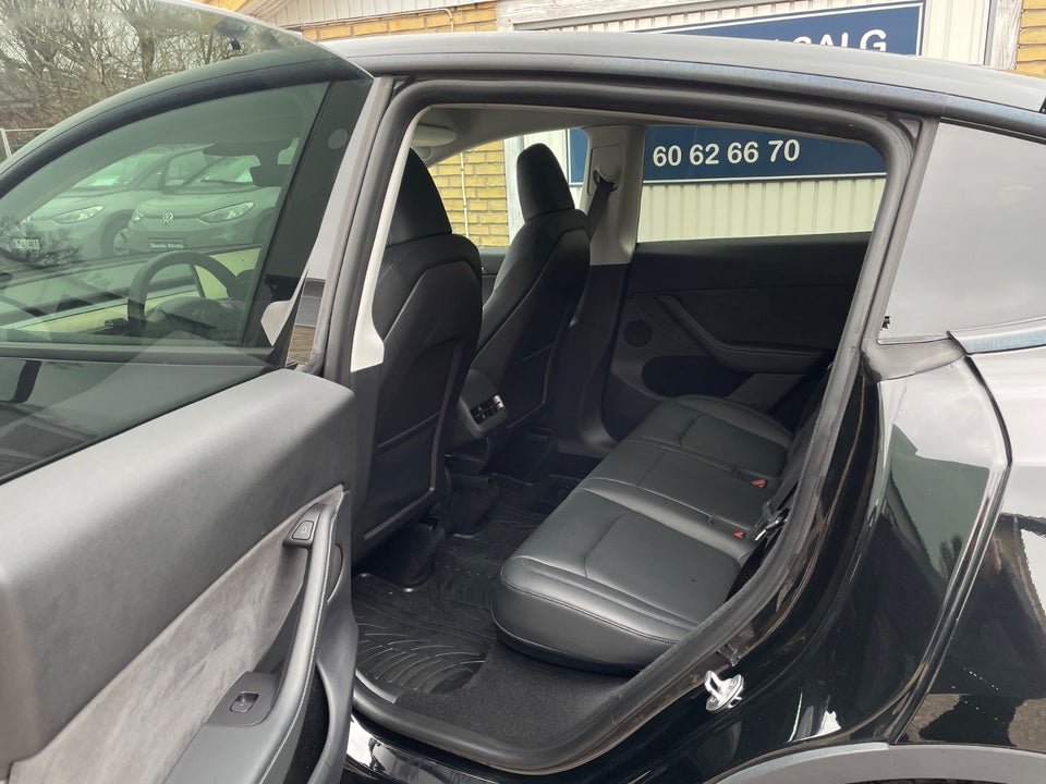 Tesla Model Y Long Range AWD 5d