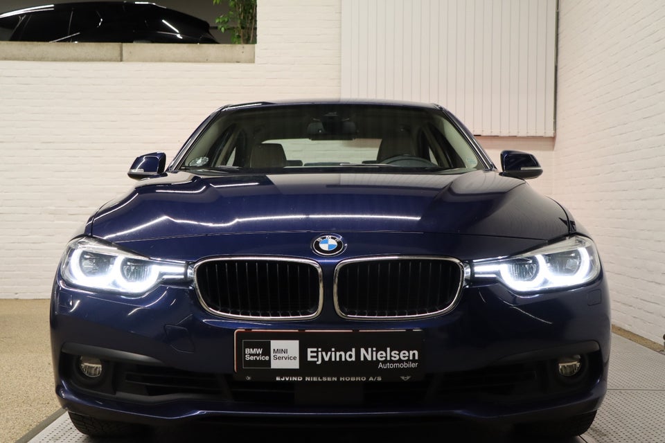 BMW 330d 3,0 Advantage aut. 4d