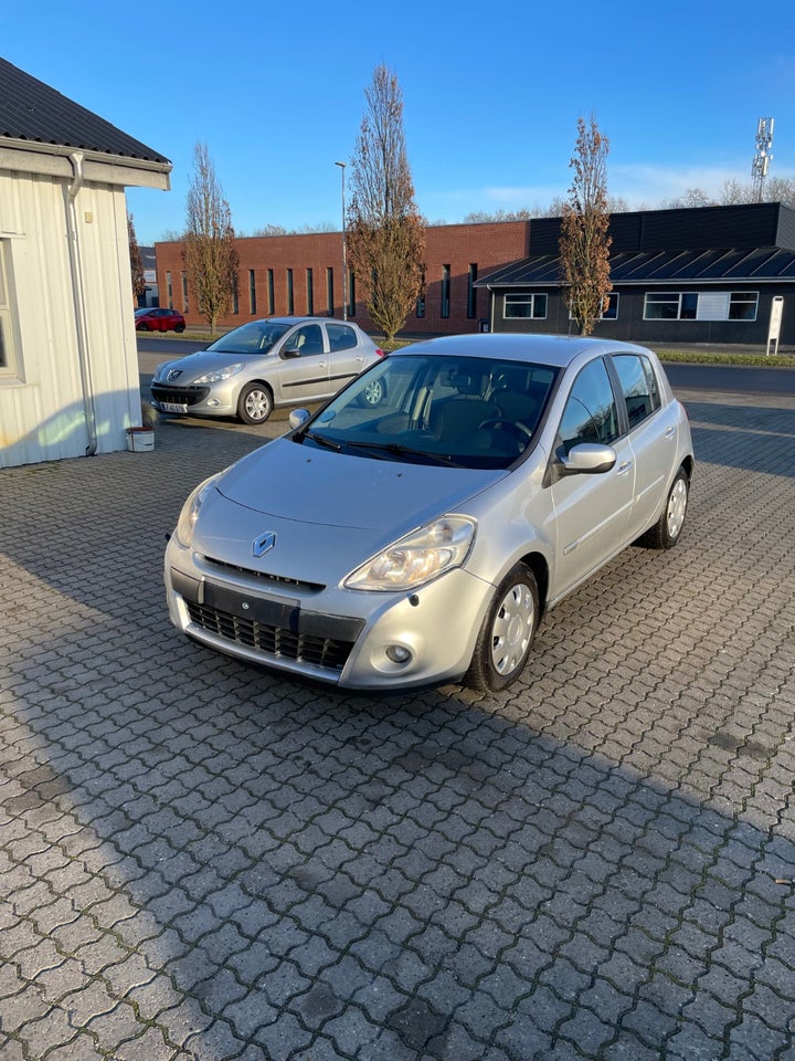 Renault Clio III 1,5 dCi 90 Expression 5d