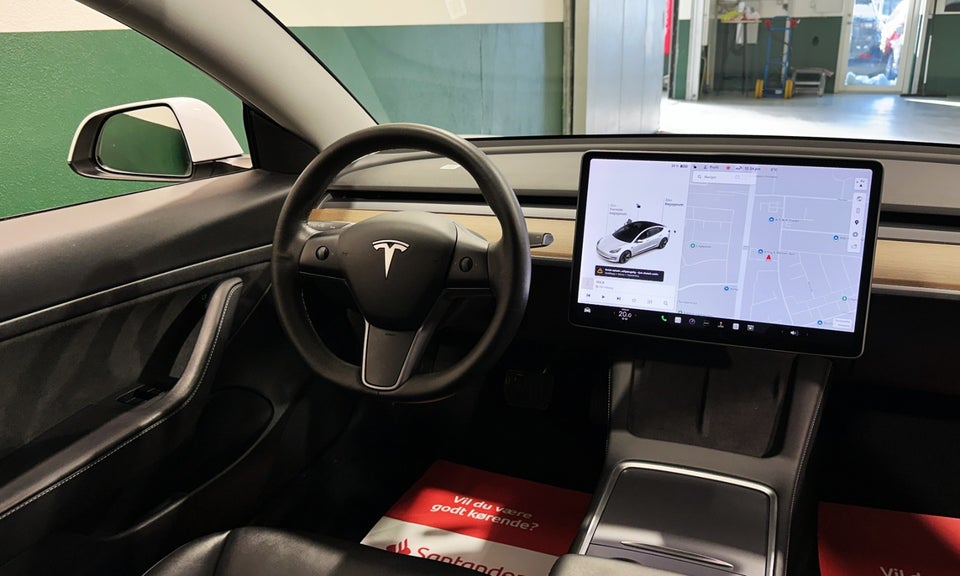 Tesla Model 3 Standard Range+ RWD 4d