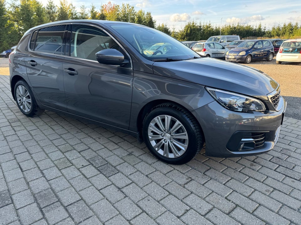 Peugeot 308 1,5 BlueHDi 130 Prestige Sky 5d