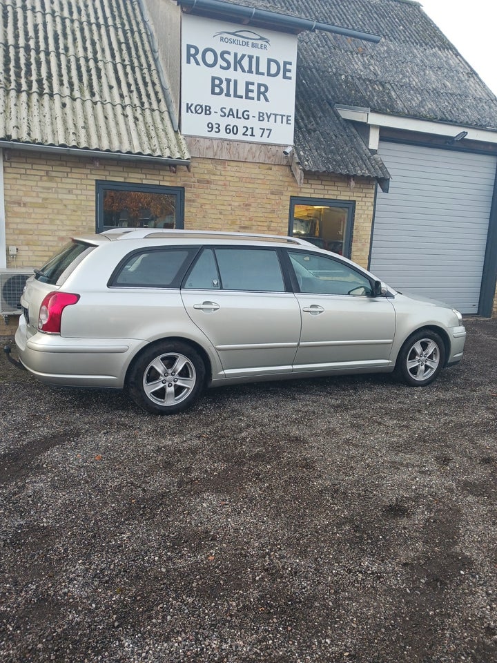 Toyota Avensis 2,0 Sol stc. 5d