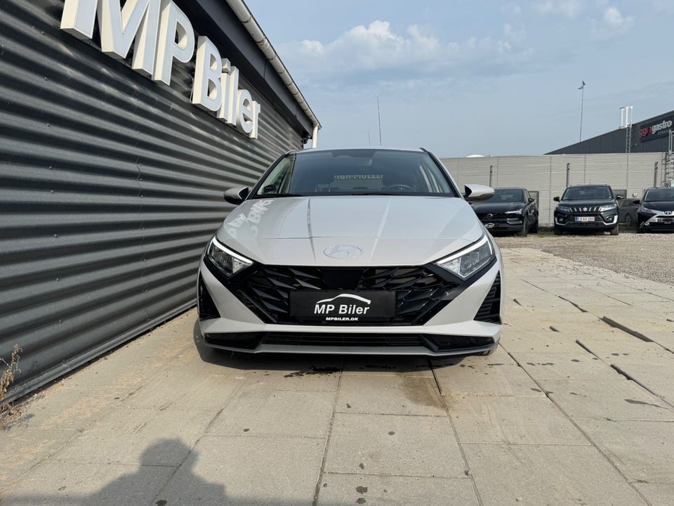 Hyundai i20 1,0 T-GDi Essential DCT 5d