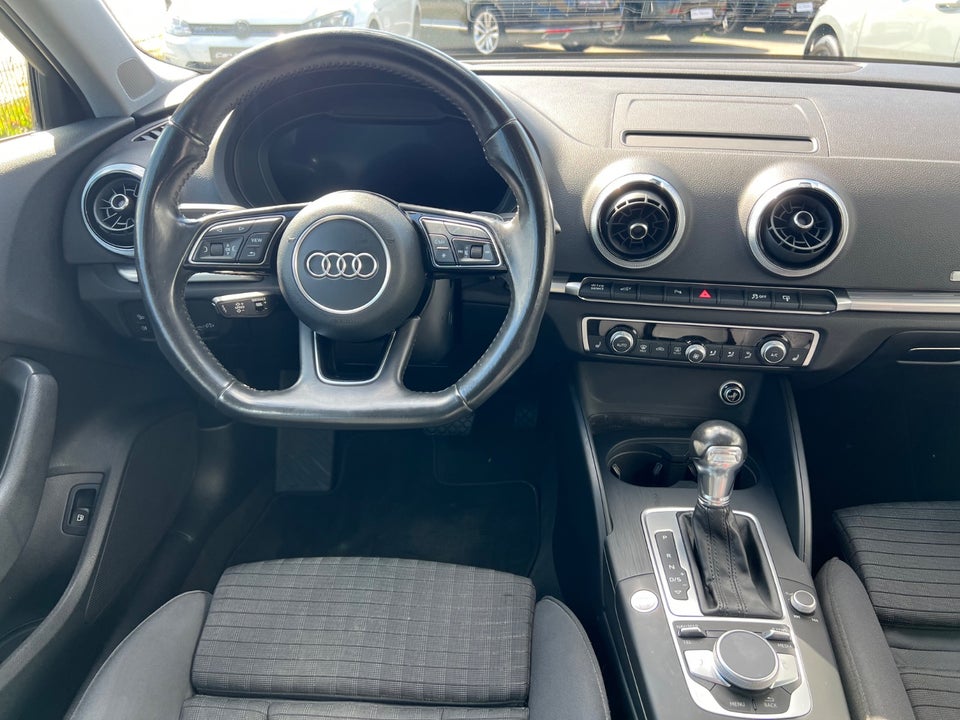 Audi A3 1,4 e-tron Sportback S-tr. 5d