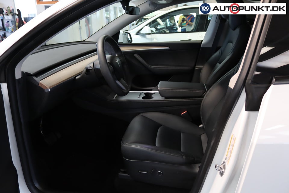 Tesla Model Y Long Range AWD 5d