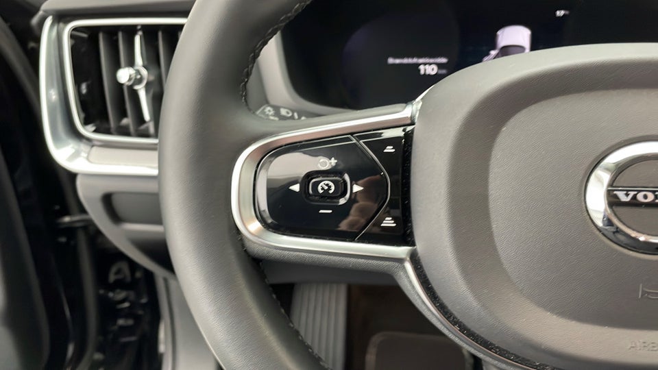 Volvo V60 CC 2,0 B5 250 Plus Bright aut. AWD 5d