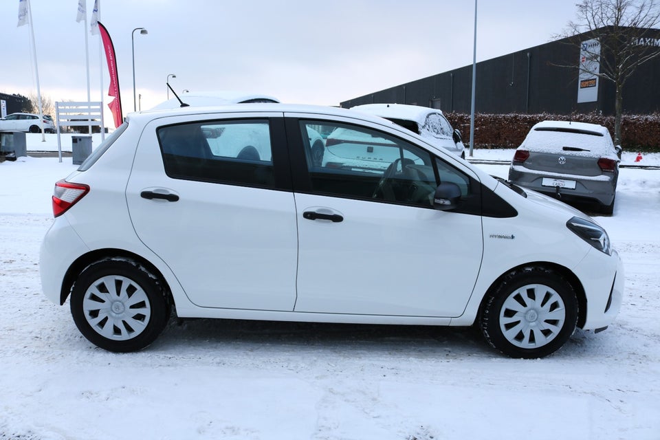 Toyota Yaris 1,5 Hybrid H1 e-CVT 5d