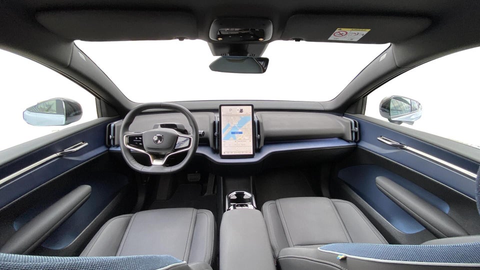 Volvo EX30 Extended Range Plus 5d