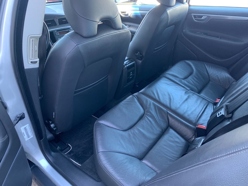 Volvo S60 2,4 140 Momentum 4d