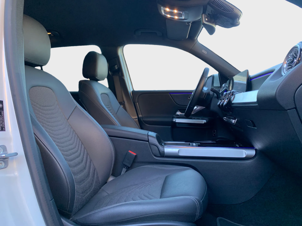 Mercedes EQB300 Progressive 4Matic 5d