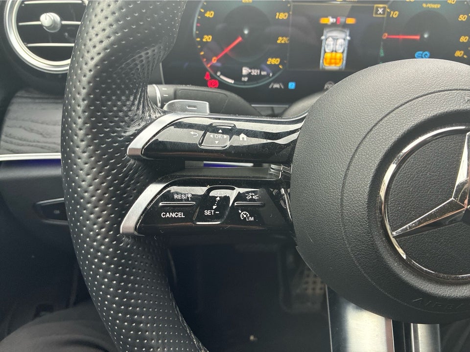 Mercedes E300 de 2,0 AMG Line aut. 4Matic 4d