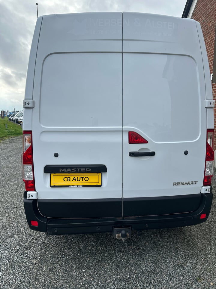 Renault Master III T35 2,3 dCi 170 L2H2 Kassevogn