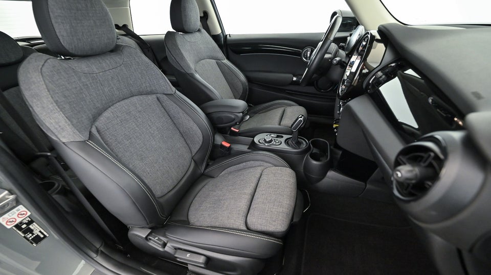 MINI Cooper SE Camden Edition 3d