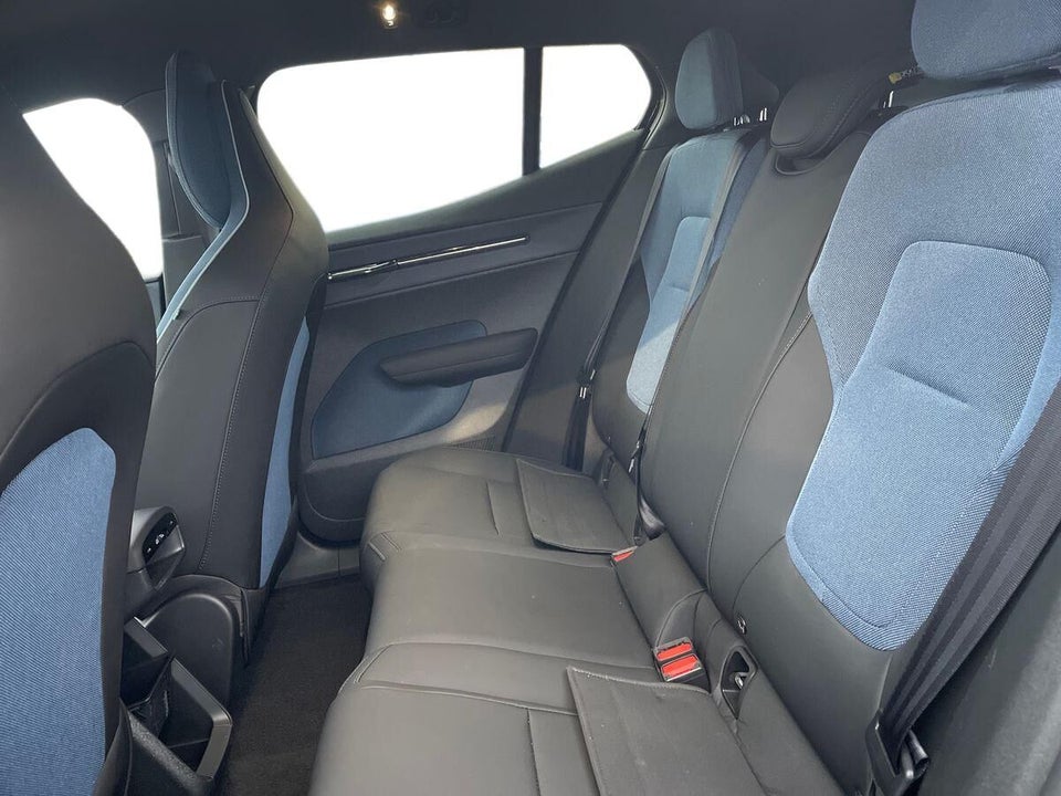 Volvo EX30 Extended Range Plus 5d