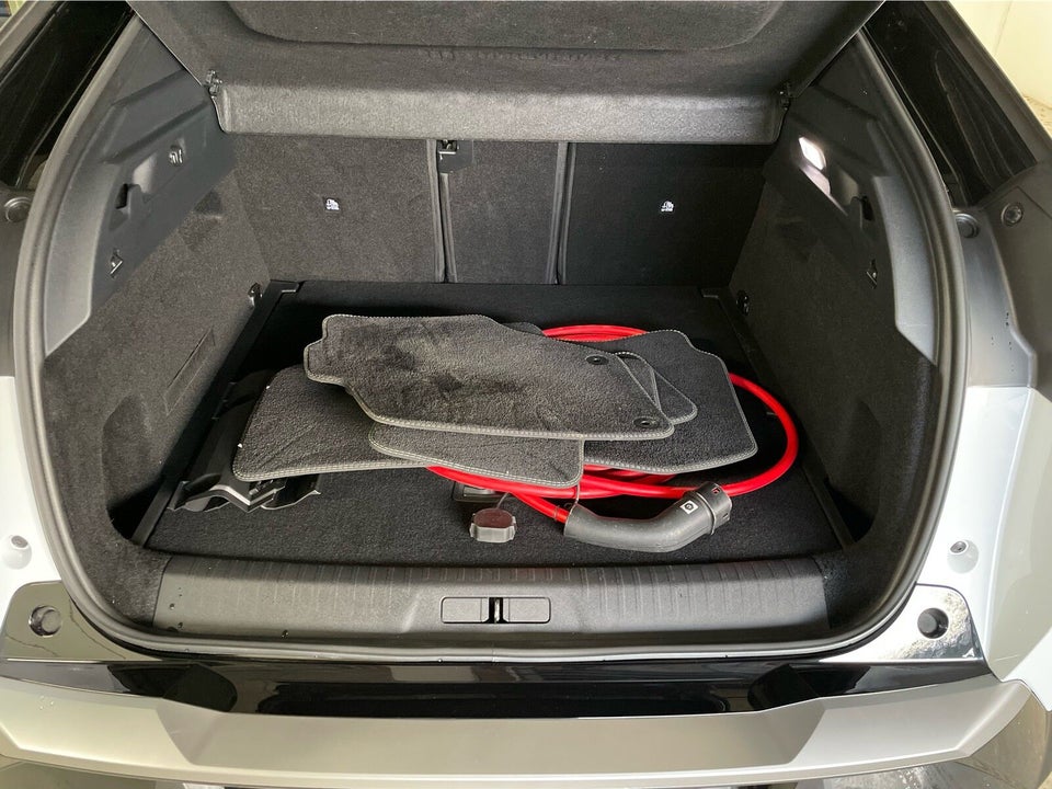 Peugeot e-3008 77 GT Pack 5d