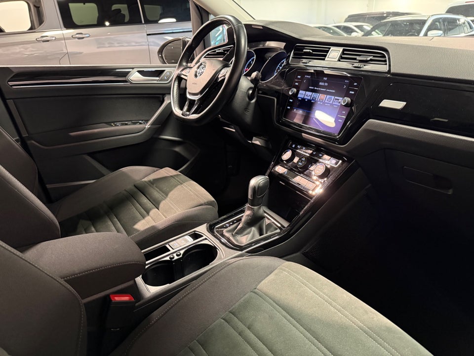 VW Touran 2,0 TDi 150 Highline DSG 7prs 5d