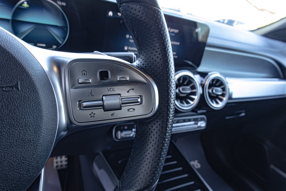 Mercedes EQB300 AMG Line 4Matic 7prs 5d