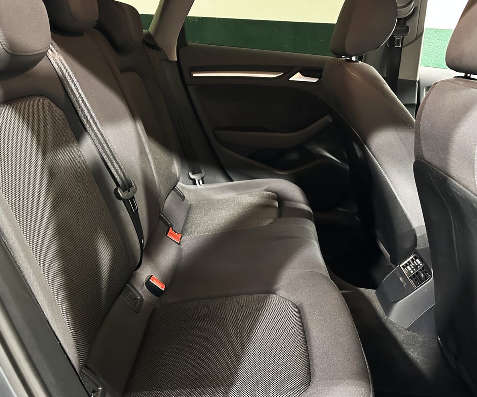 Audi A3 1,6 TDi 110 Sport Sportback S-tr. 5d