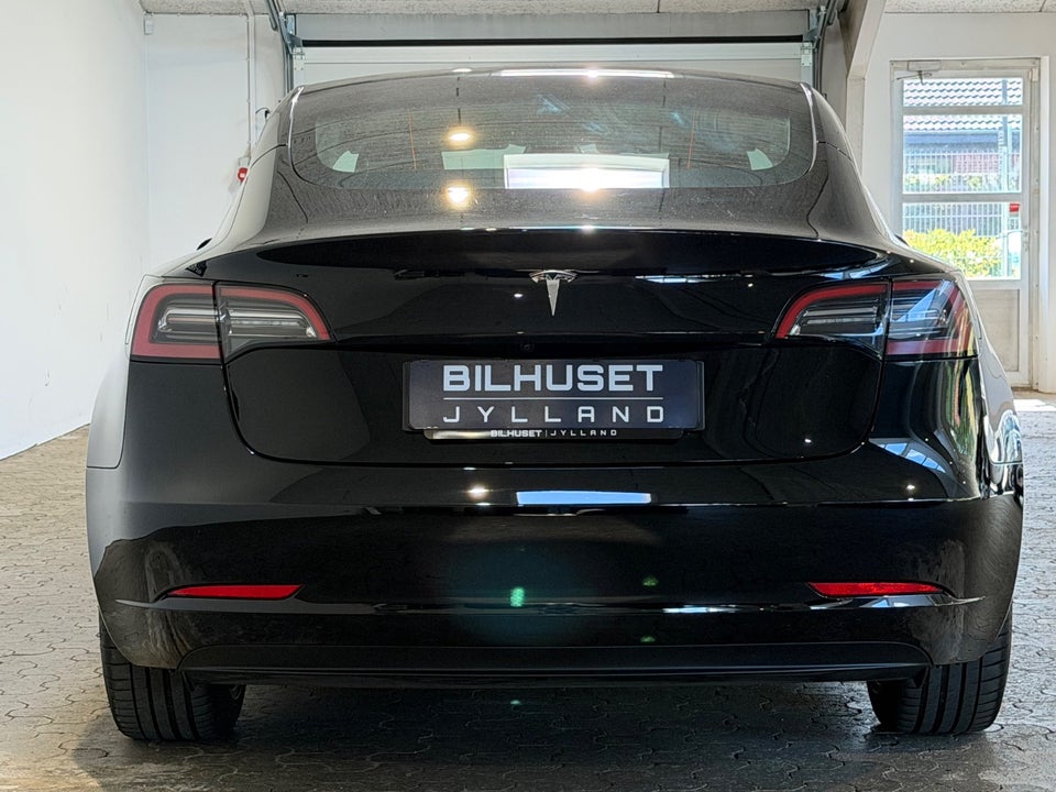 Tesla Model 3 RWD 4d