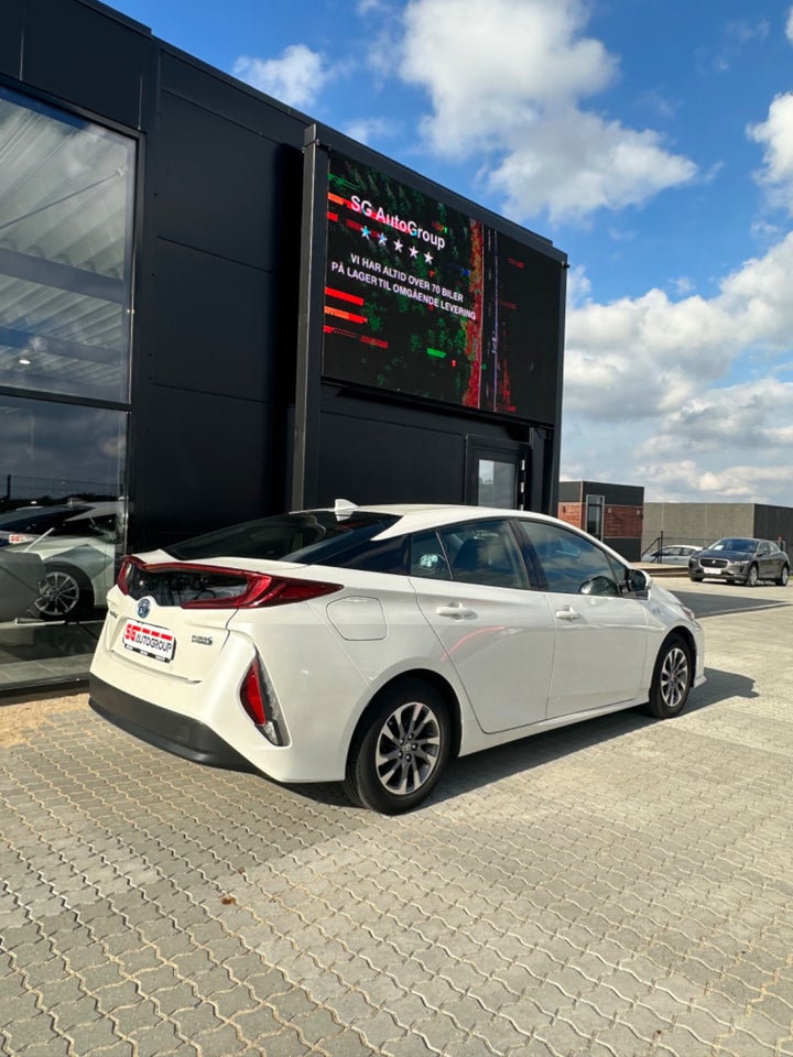 Toyota Prius 1,8 Plug-in Hybrid H3 MDS 5d