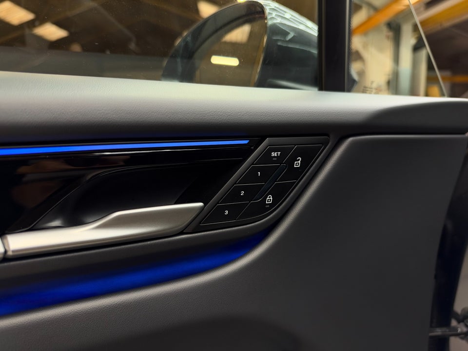 Porsche Macan 5d