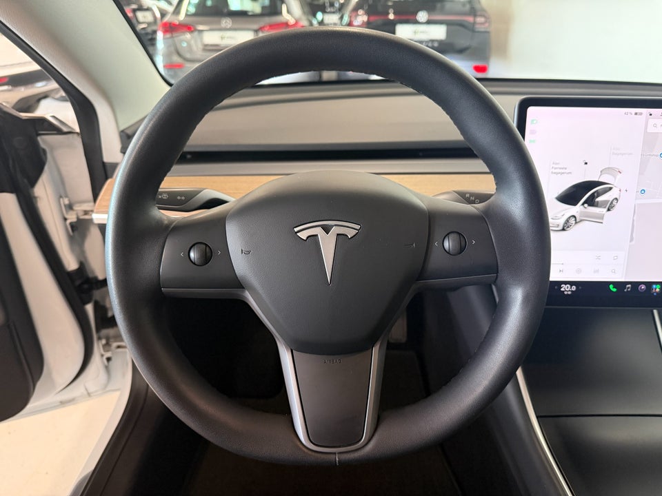 Tesla Model 3 Long Range AWD 4d