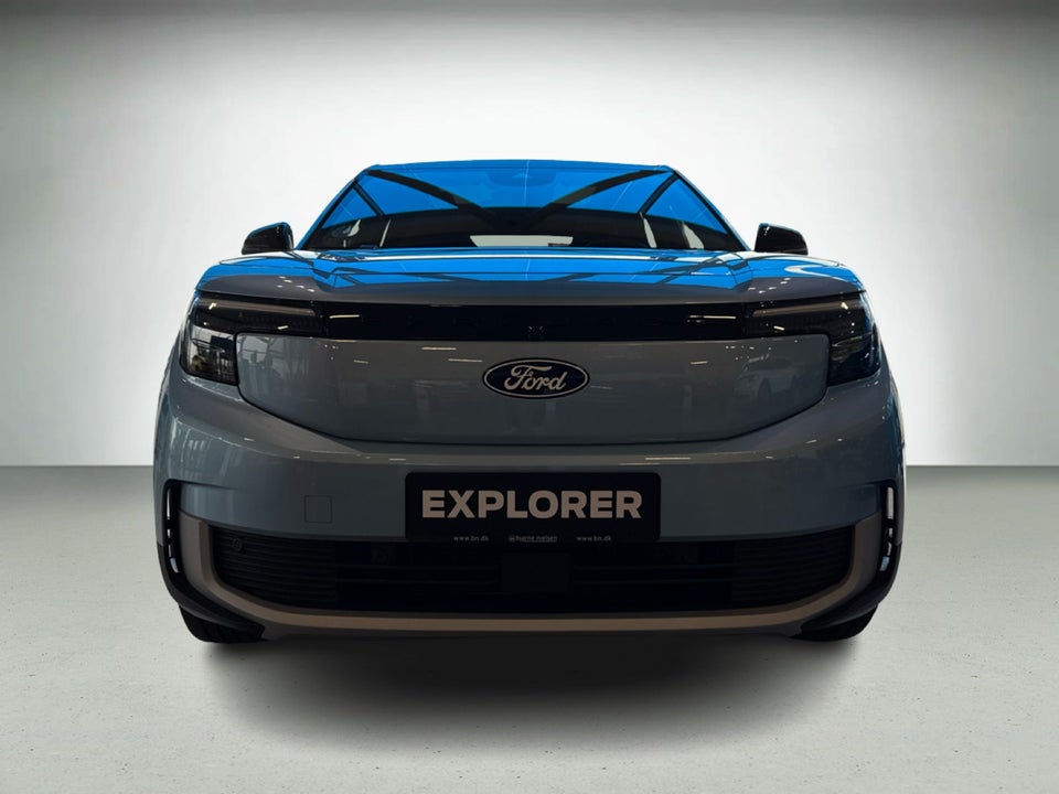 Ford Explorer 82 Premium Extended Range 5d