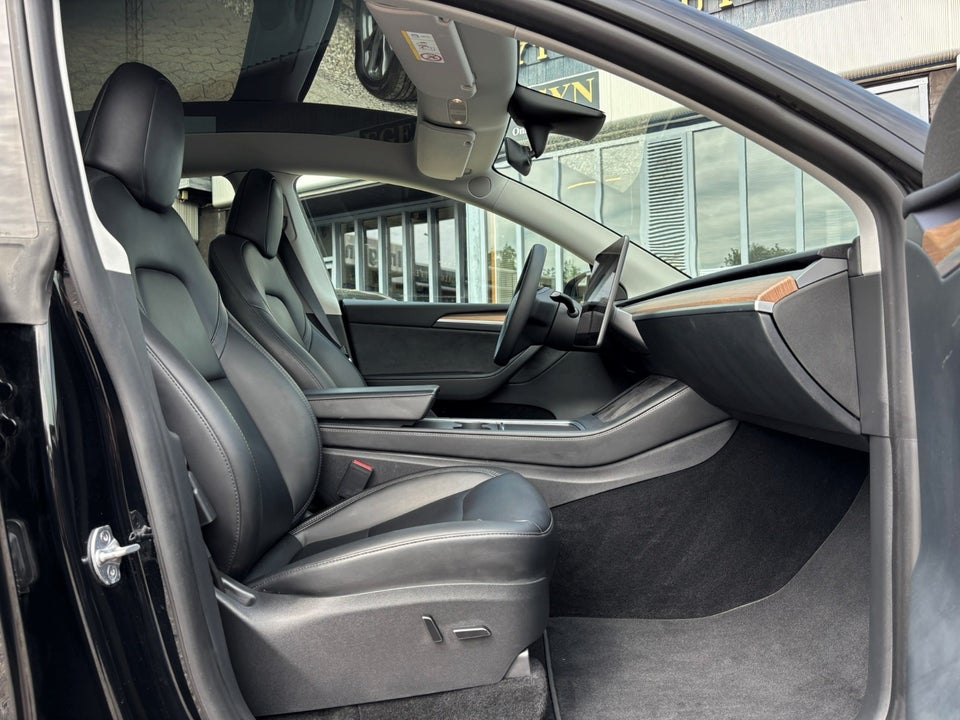 Tesla Model Y Long Range AWD 5d