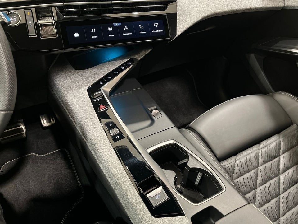 Peugeot e-5008 77 GT Pack 7prs 5d