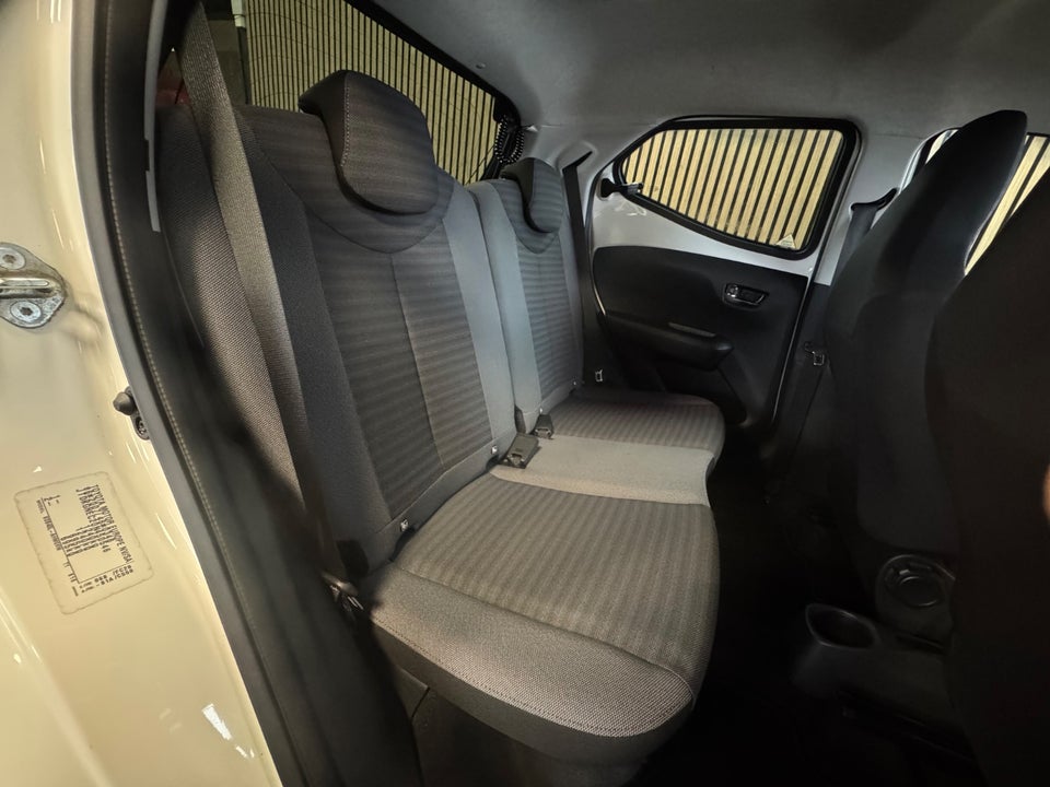 Toyota Aygo 1,0 VVT-i x-pression 5d