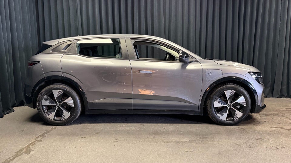 Renault Megane E-Tech 60 Equilibre 5d