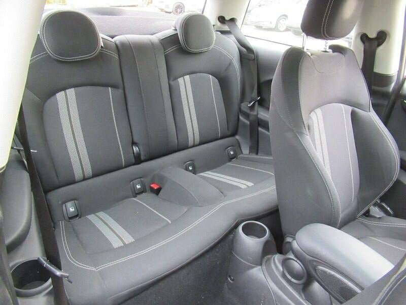 MINI Cooper SE Essential 3d