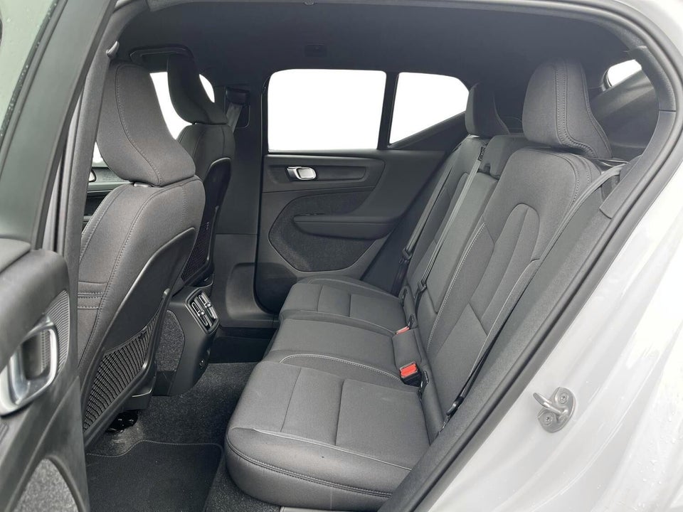 Volvo EX40 Extended Range Plus 5d