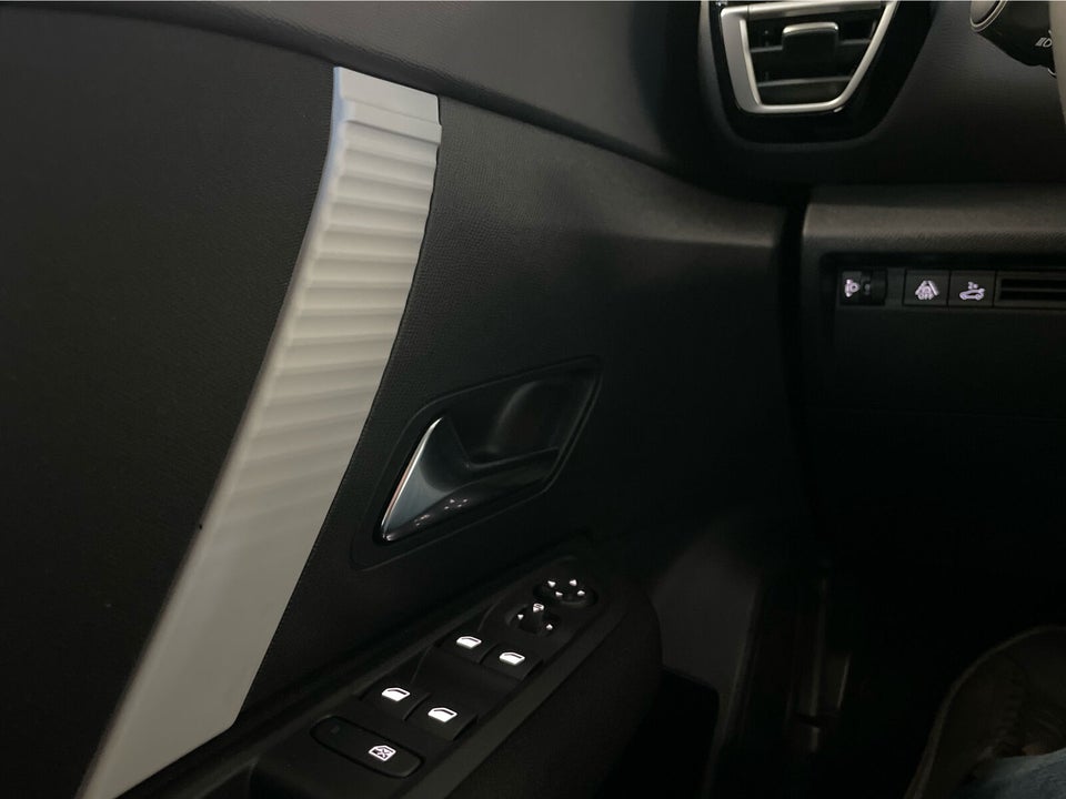 Citroën ë-C4 X 50 Plus 4d