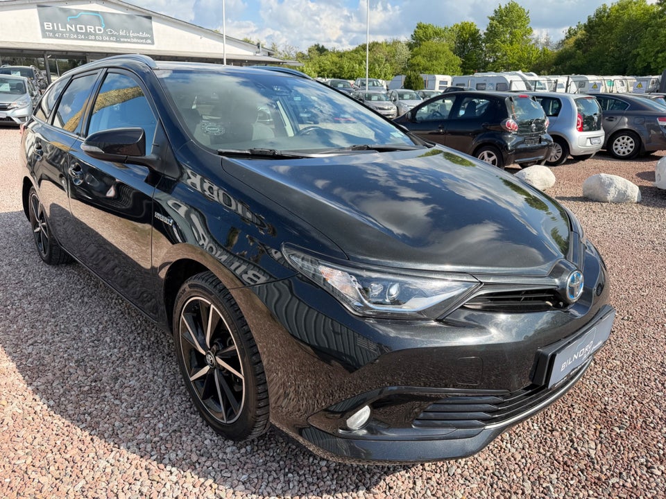 Toyota Auris 1,8 Hybrid H2 Selected Touring Sports CVT 5d
